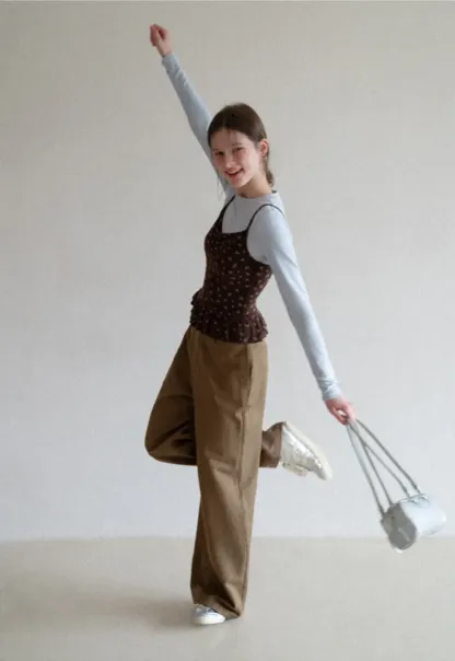 Wide leg casual pants with front pockets and relaxed fit