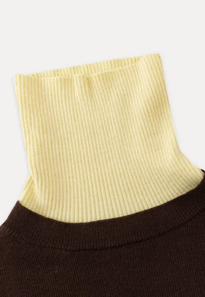 Casual Brown Turtleneck Sweater with Yellow Cuffs
