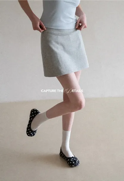 A-line mini skirt with elastic waistband