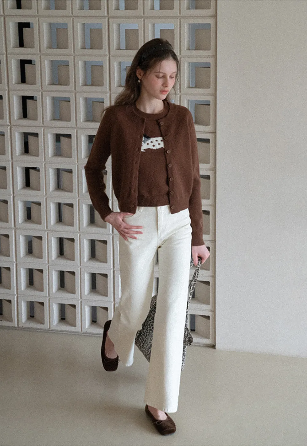 Stylish Knit Cardigan with Embroidered Design