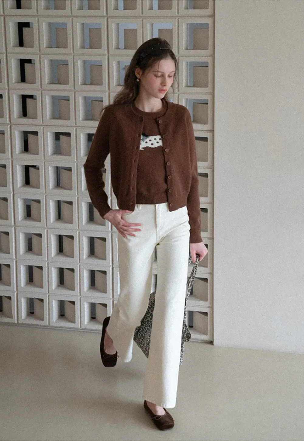 Stylish Knit Cardigan with Embroidered Design