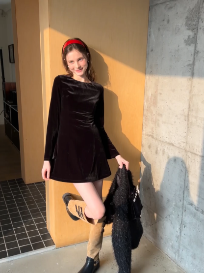 Elegant Velvet Mini Dress with Flared Sleeves