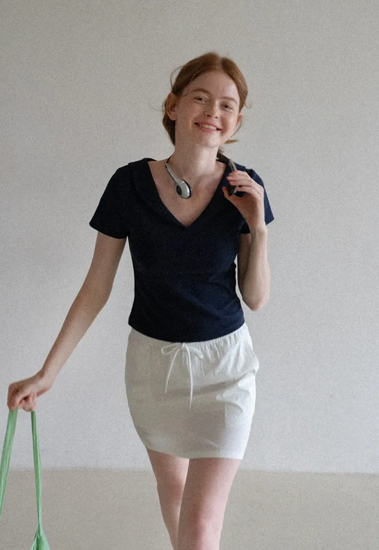 Women's V-Neck Cropped Top