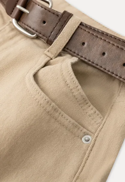 High waist denim shorts with belt loop and front pockets