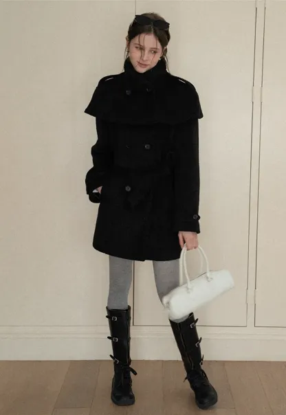 Elegant Wool Coat with Belted Design and Wide Collar