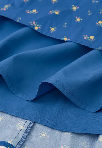 A-line skirt with floral print and elastic waist