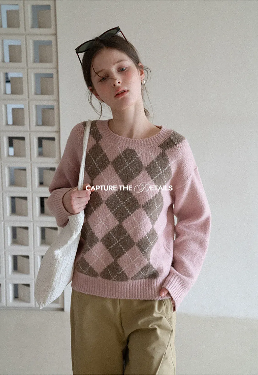 Classic diamond pattern wool knit sweater for casual wear