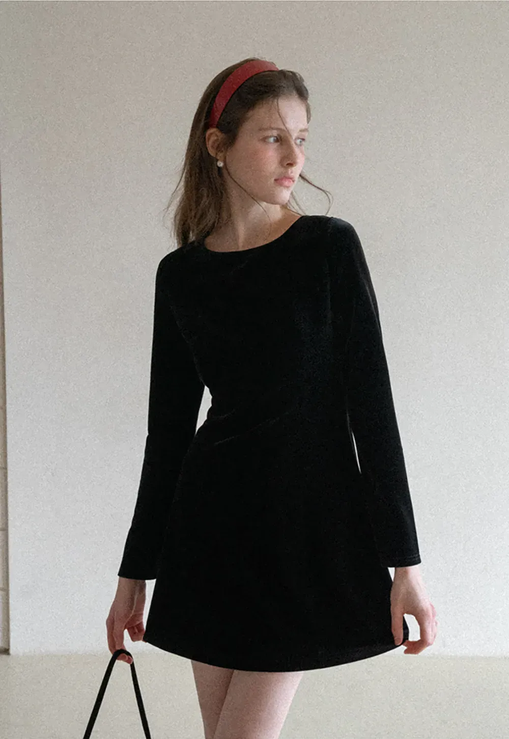 Elegant Velvet Mini Dress with Flared Sleeves