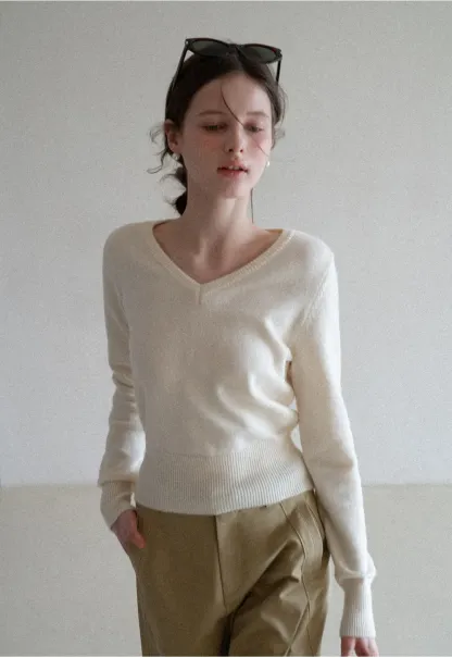 V Neck Knit Sweater with Layered Collar Design