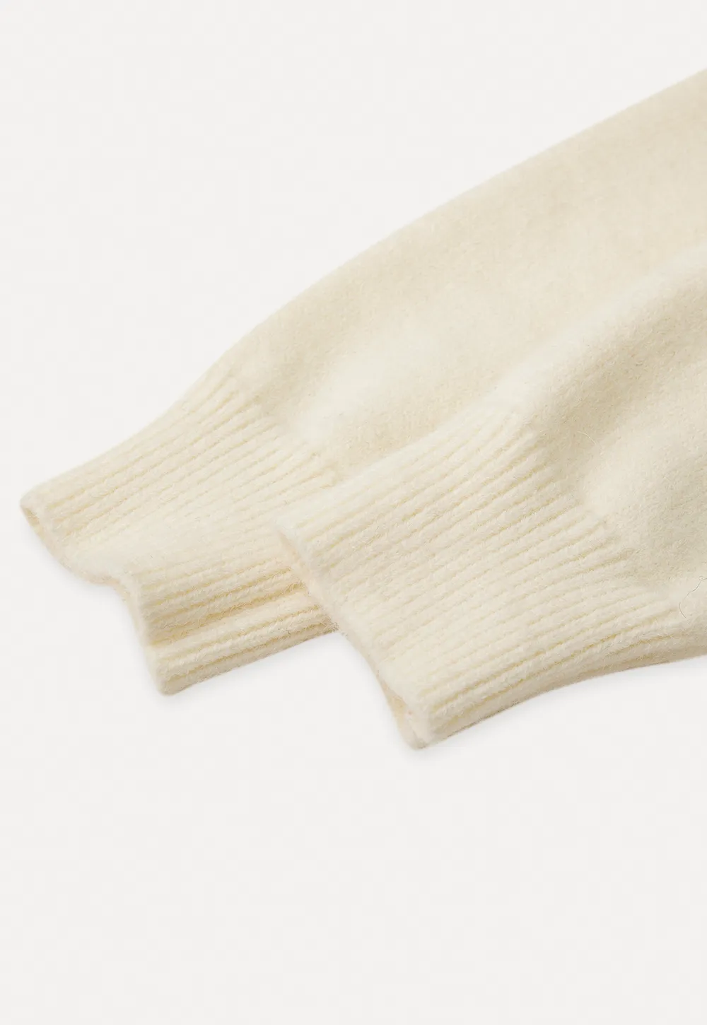 Elegant Cable Knit Cardigan with Bow Detail