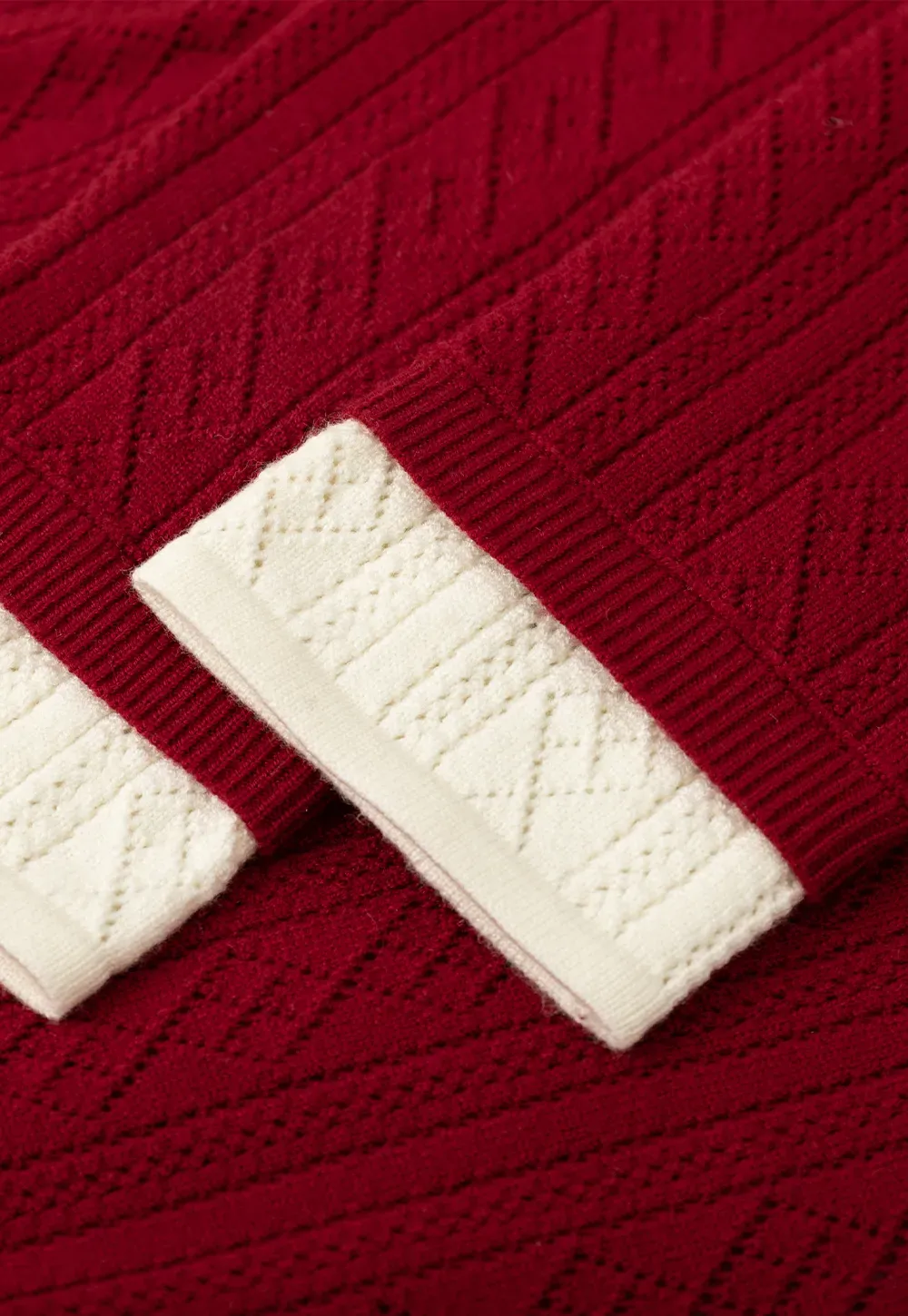 Elegant Knit Cardigan with Bow Detail and Ribbed Texture