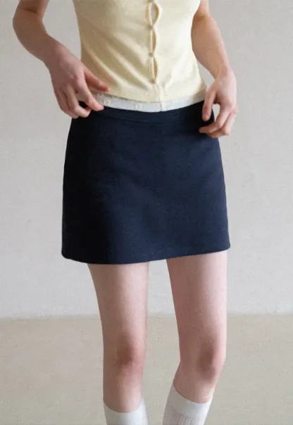 A-line mini skirt with elastic waistband