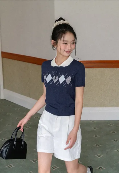 Knitted Short Sleeve Sweater with Collar and Diamond Pattern