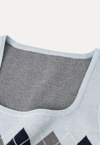 Woolen knit sweater with argyle pattern and buttons