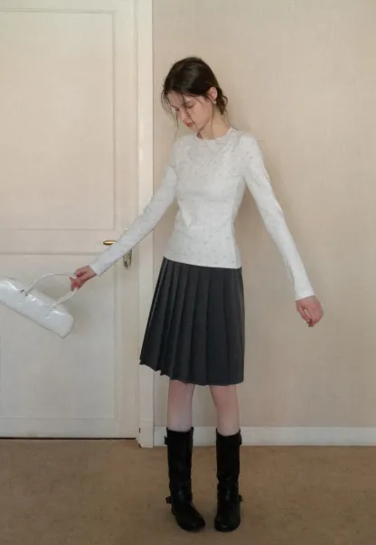 Elegant pleated midi skirt with high waist design