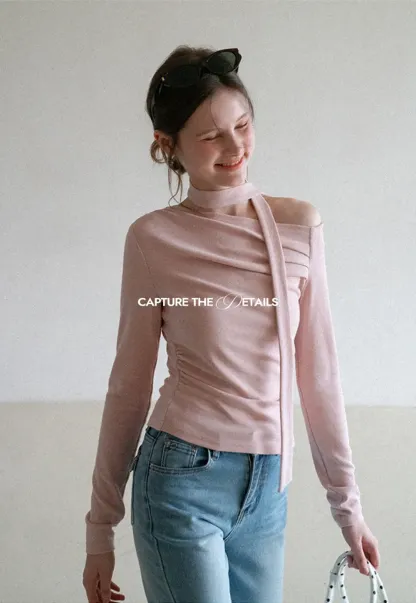 flared high waist jeans with back pocket design