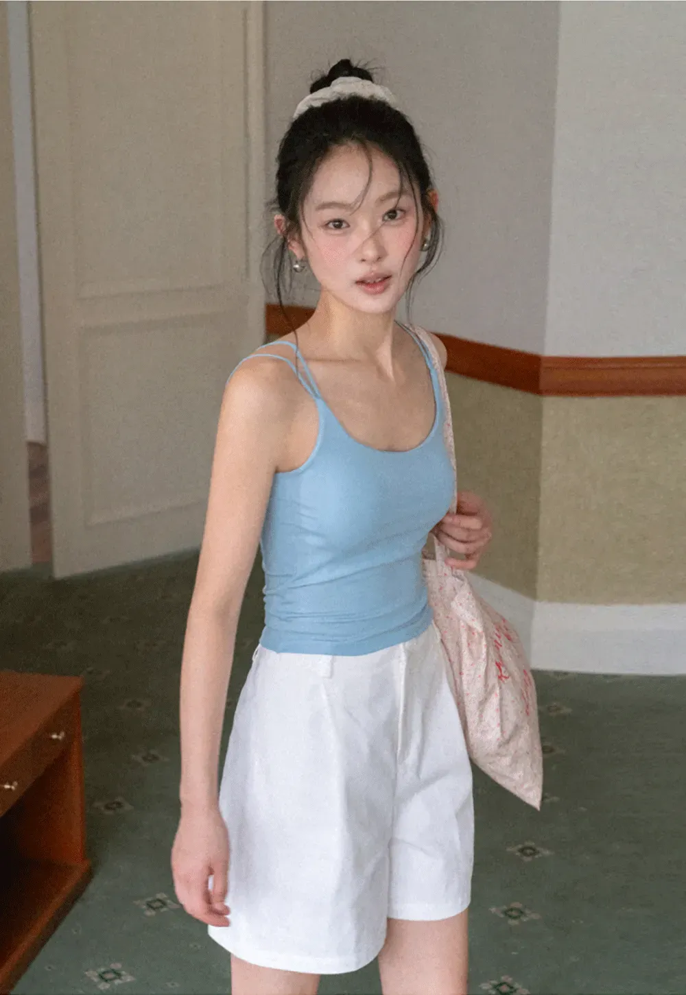 Thin strap scoop neck fitted tank top