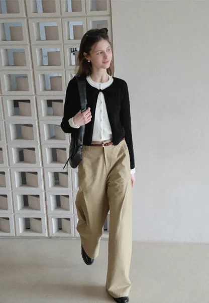 Elegant Knit Cardigan with Bow Detail and Ribbed Texture