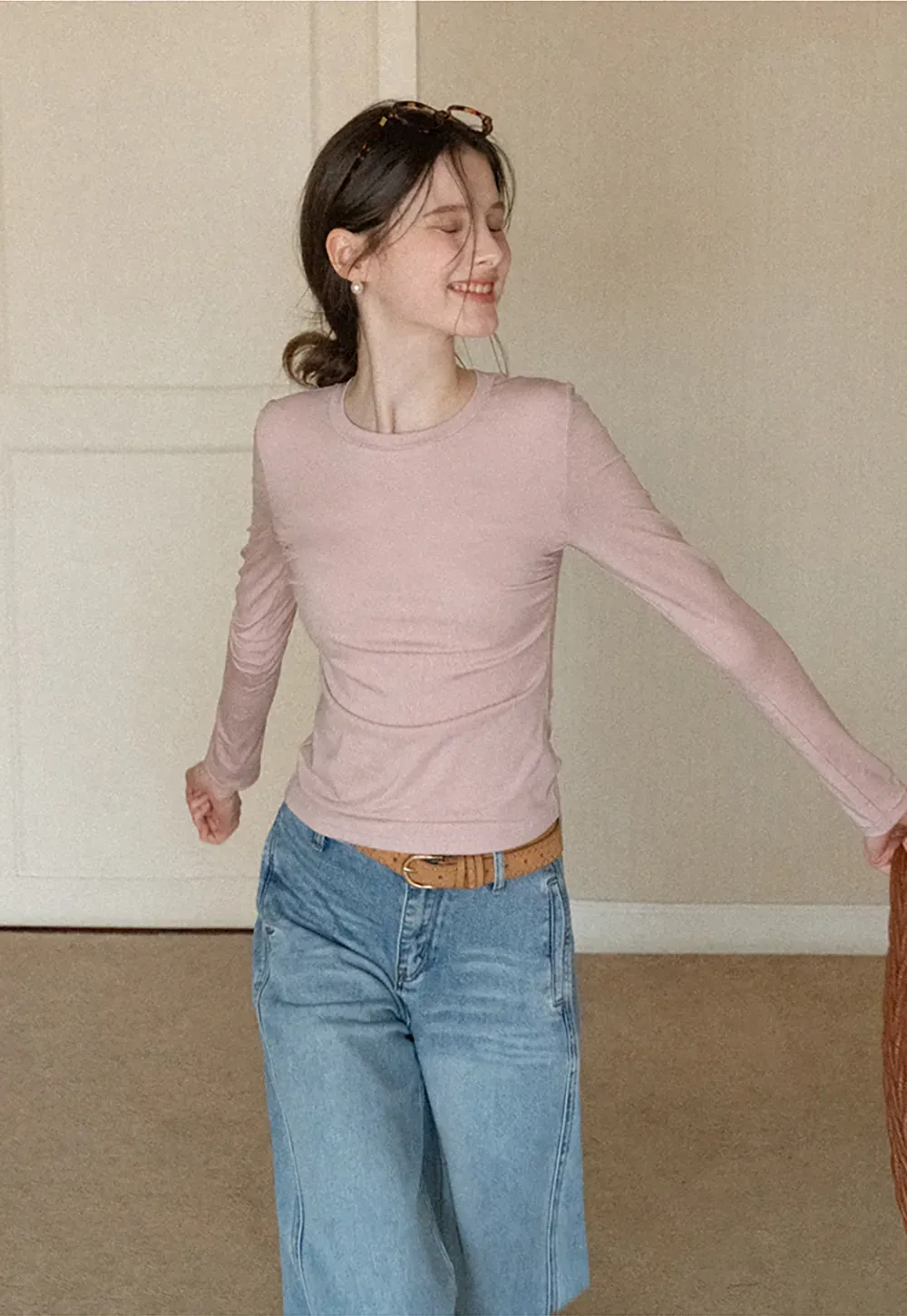 Wide leg high waist denim jeans with belt loop design