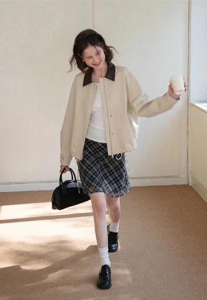 Short jacket with contrast collar and front buttons