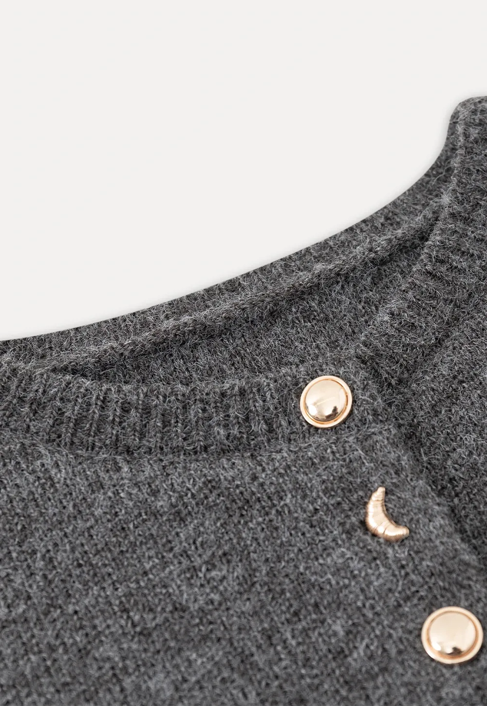 Cropped Buttoned Cape with V-Neck Fitted Thick Knit Sweater