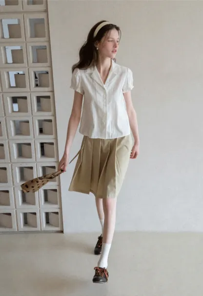 Short Sleeve Shirt with Collar and Button Front