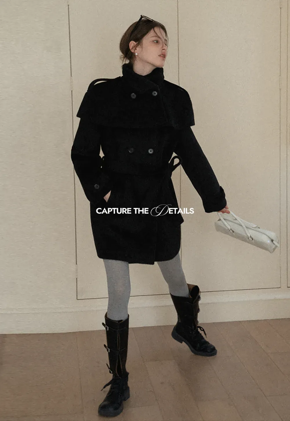 Elegant Wool Coat with Belted Design and Wide Collar