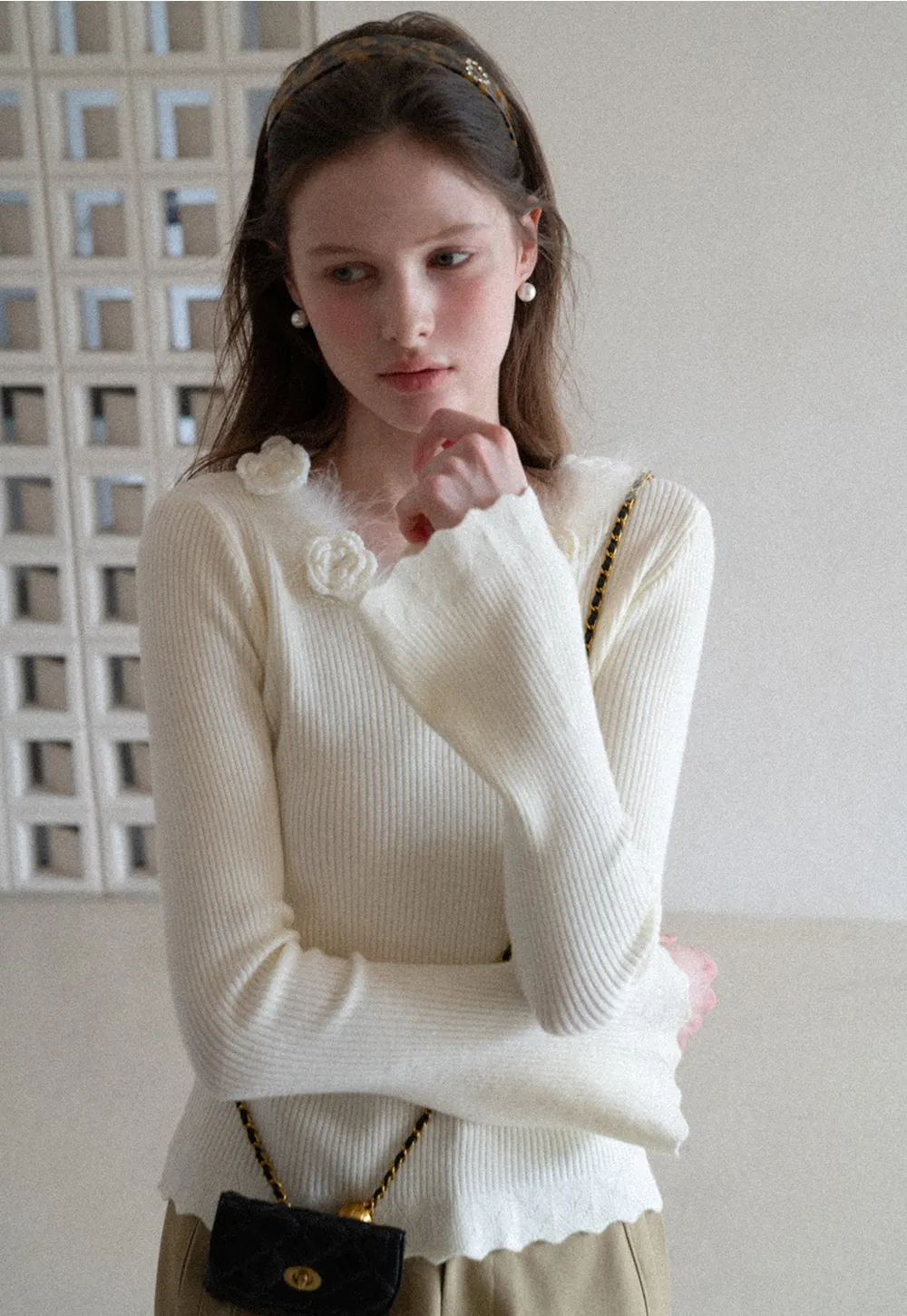 Floral Embellished V Neck Woolen Knit Sweater