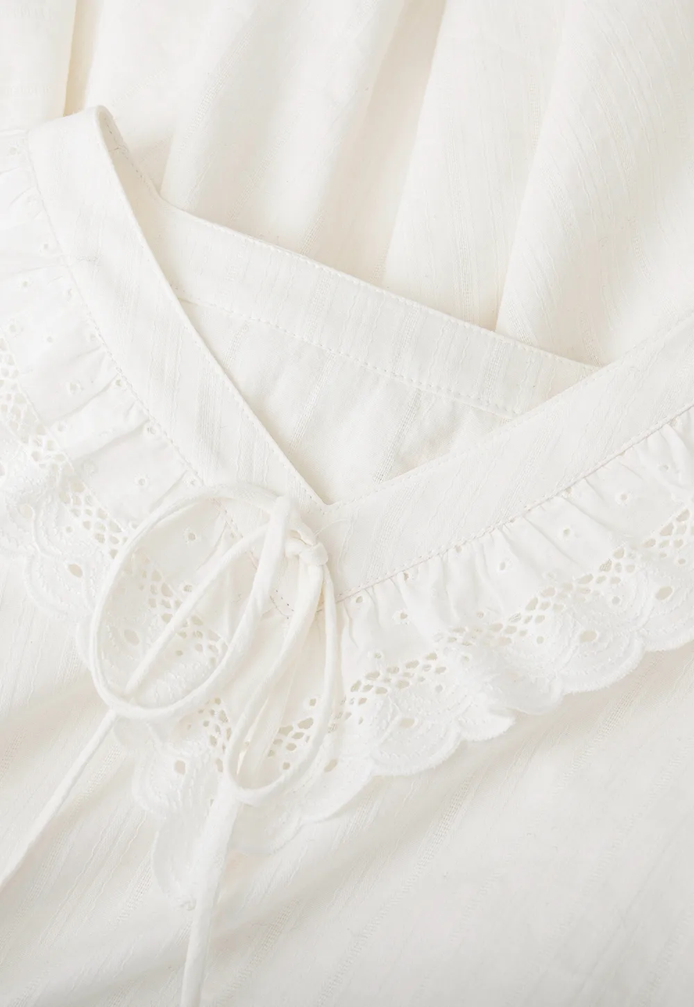 Long sleeve dress with lace collar and tie front