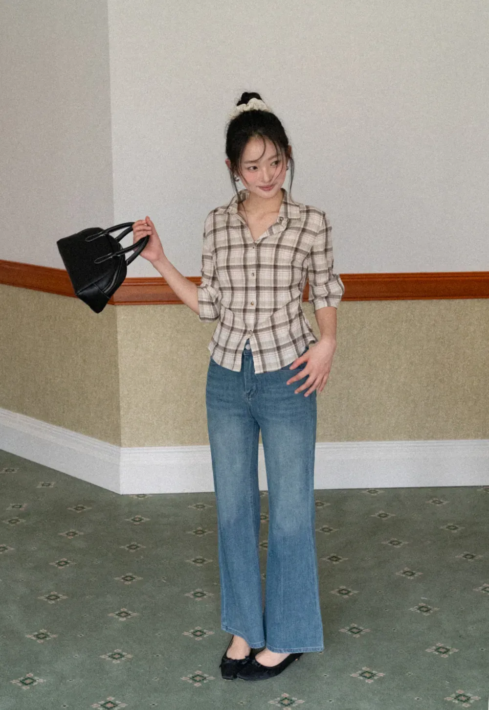 Flared Cut Denim Jeans with High Waist