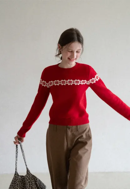 Round Neck Sweater with Snowflake Pattern Design