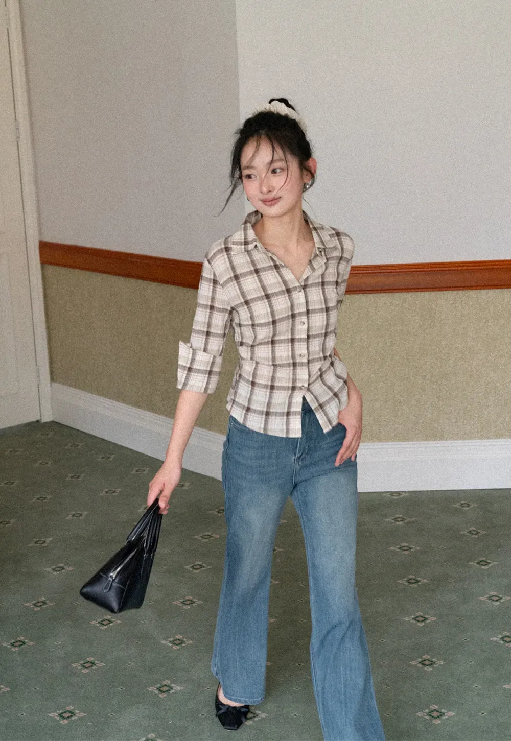 Flared Cut Denim Jeans with High Waist