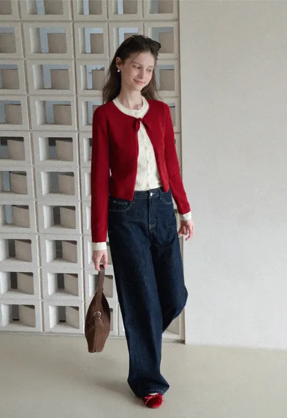 Elegant Knit Cardigan with Bow Detail and Ribbed Texture
