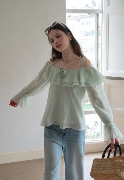 Wide leg flared denim jeans with front pockets