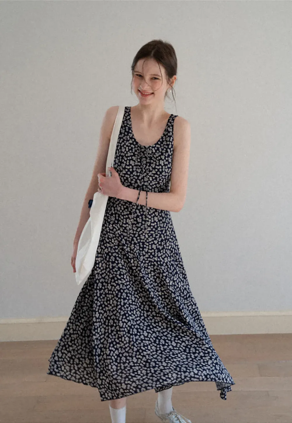 Floral Print Sleeveless Midi Dress with V Neck