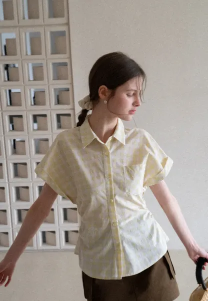 Checkered Shirt with Short Sleeves and Pleated Back