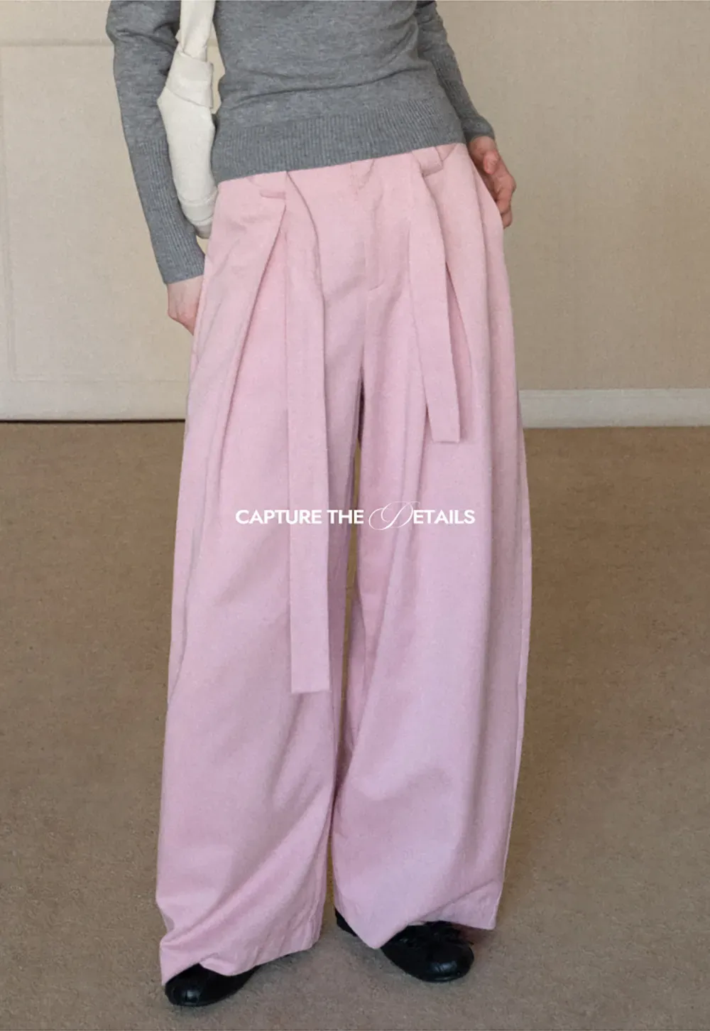 Wide leg pleated casual pants with tie waist design