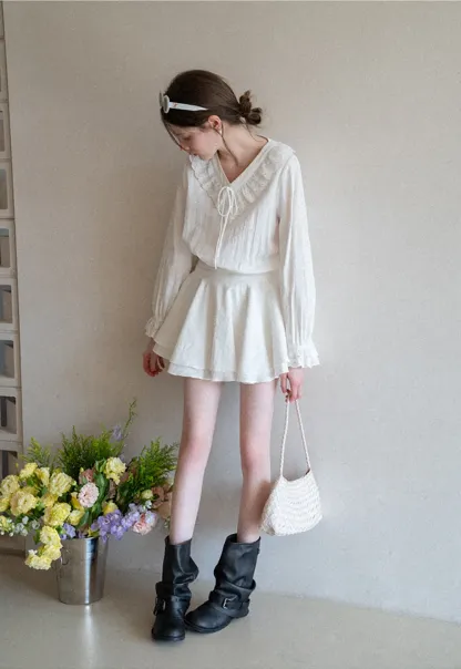 Long sleeve dress with lace collar and tie front