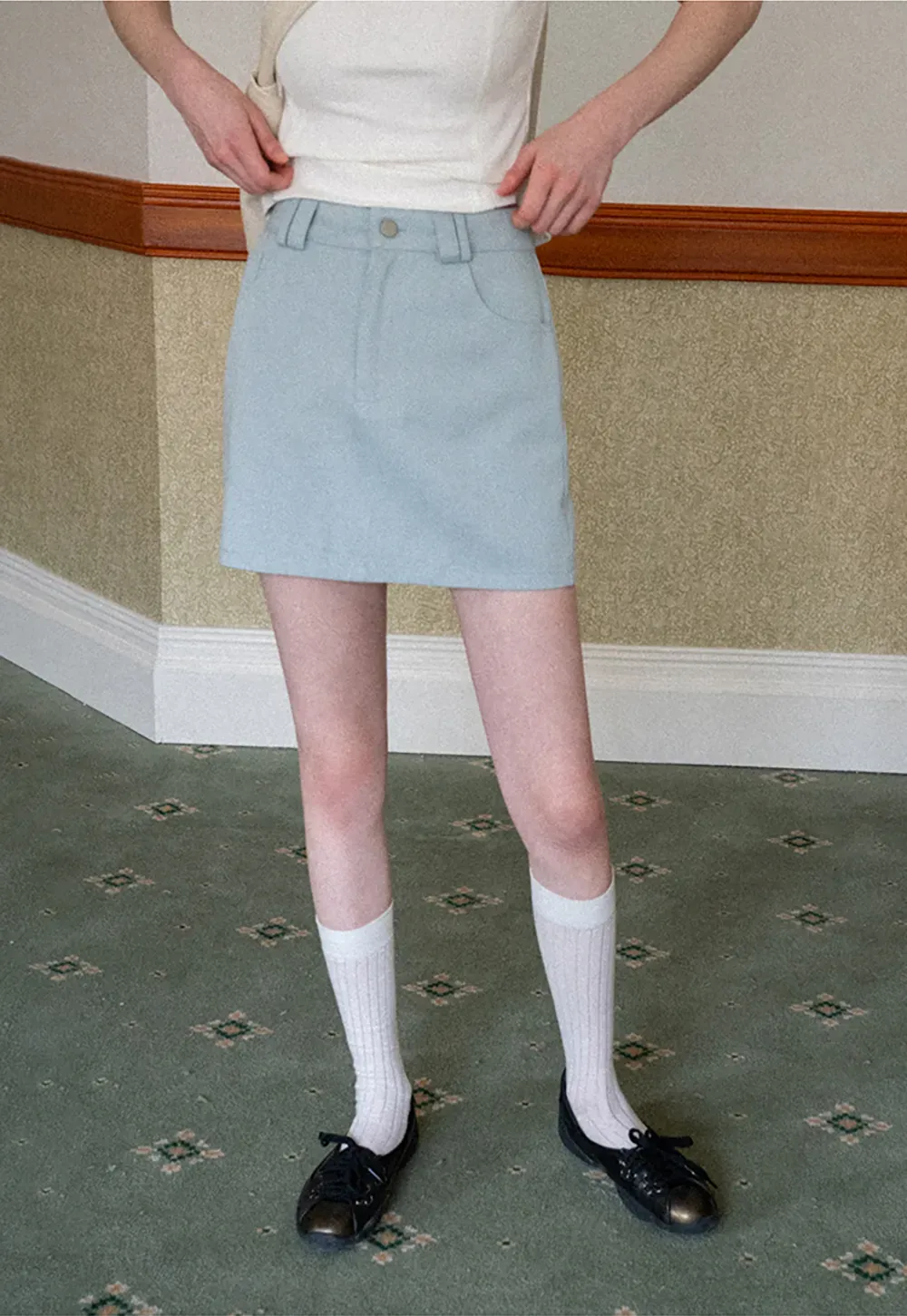 A-line mini skirt with front zipper and belt loops