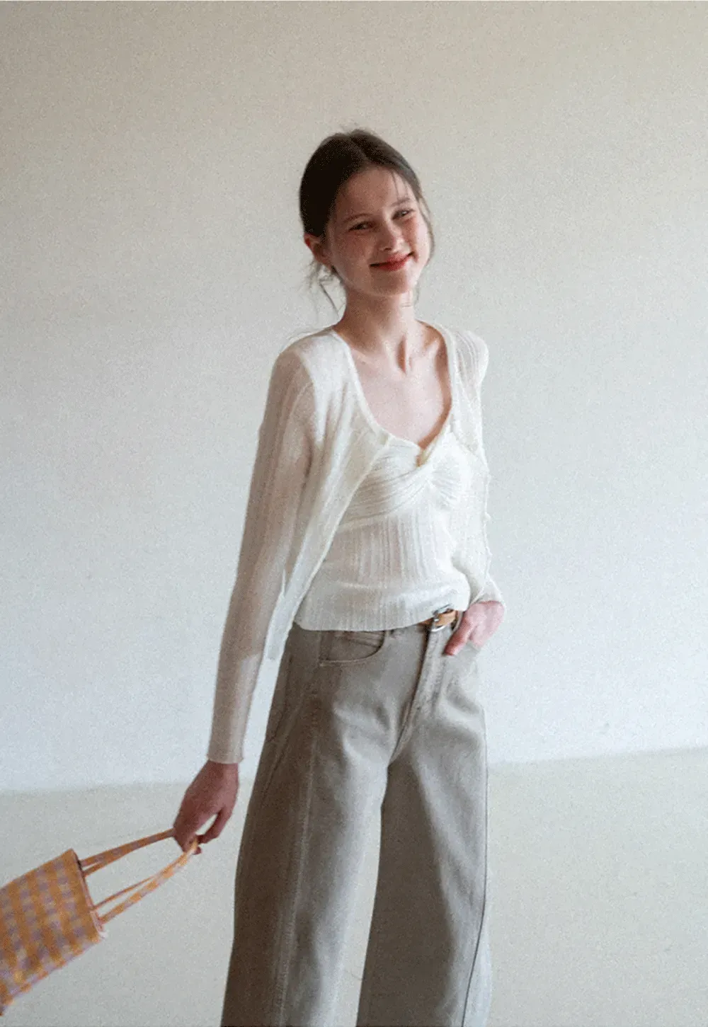 Ribbed knit sweater with V neckline and long sleeves