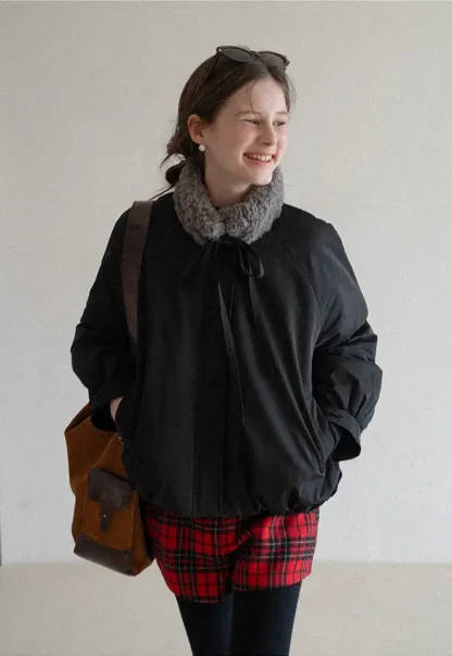 Stylish Short Jacket with Furry Collar and Zipper Design