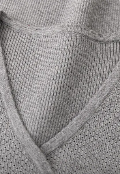 Ribbed knit sweater with round neckline long sleeves simple design