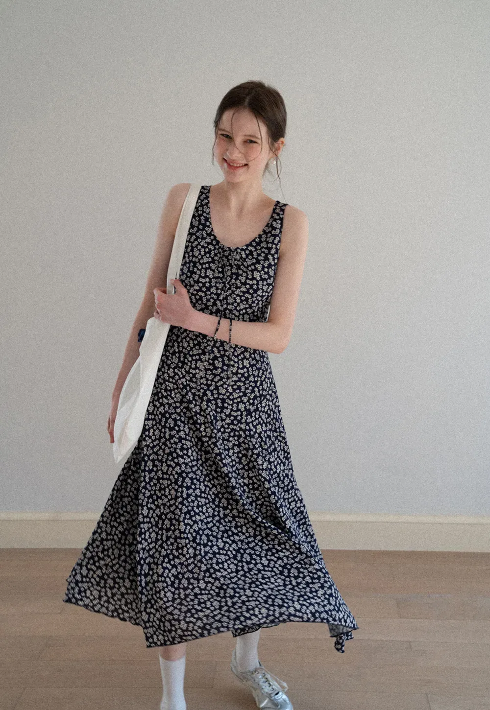 Floral Print Sleeveless Midi Dress with V Neck