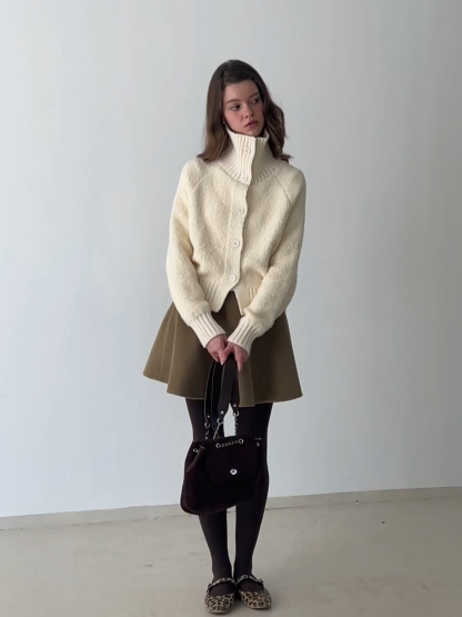 Single-Breasted High Neck Raglan Sweater