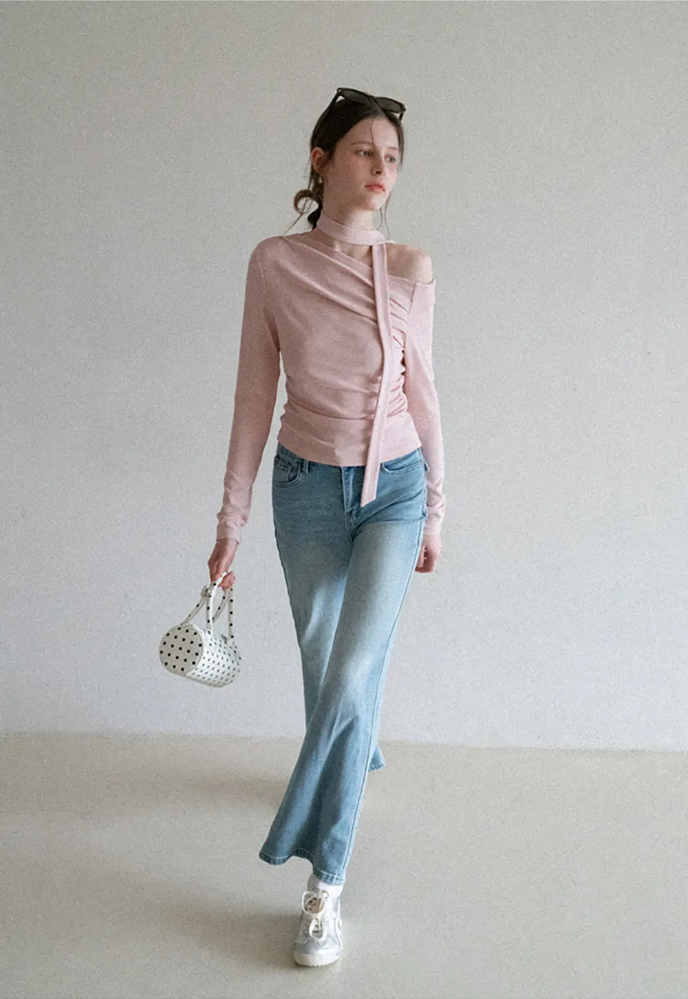 flared high waist jeans with back pocket design