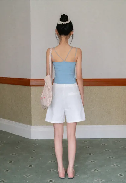 Thin strap scoop neck fitted tank top