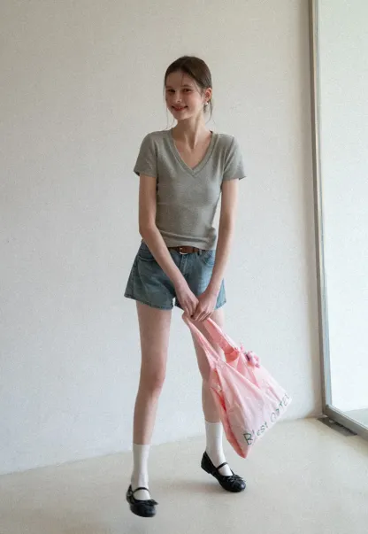 V neck short sleeve knit t shirt