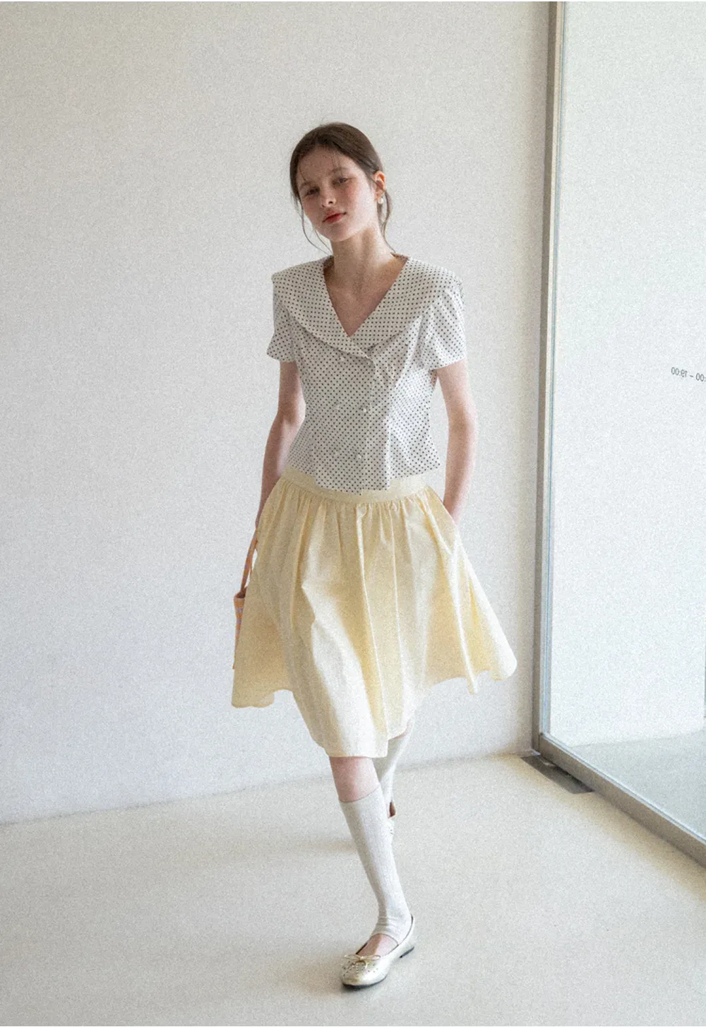 Polka dot short sleeve shirt with collar and buttons