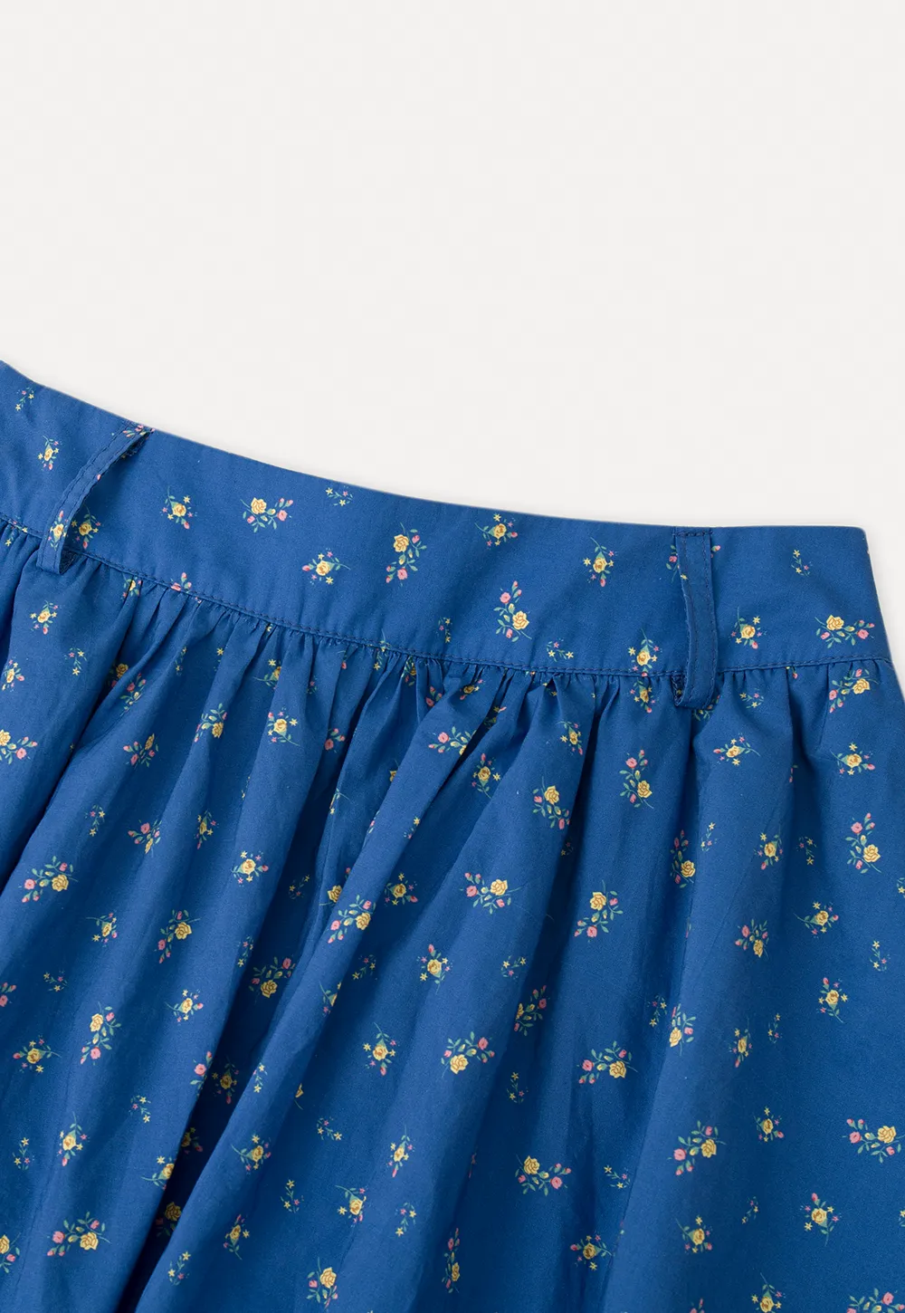 A-line skirt with floral print and elastic waist