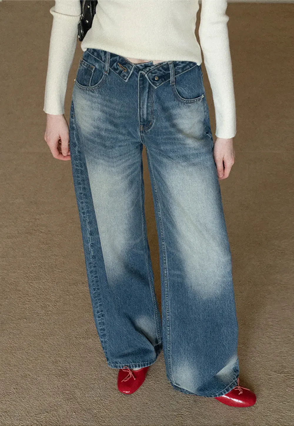 Wide leg high waist denim jeans with faded wash design